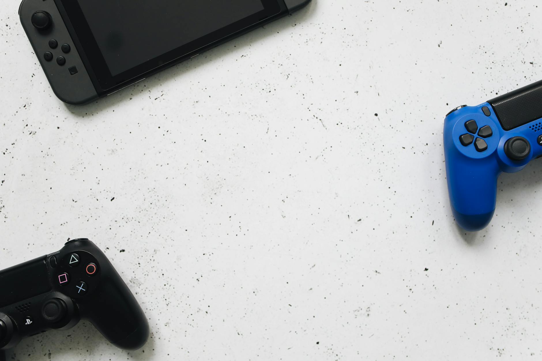 PS5 vs Xbox Series X 香港邊個值買 2026：定價、遊戲庫同行貨分析